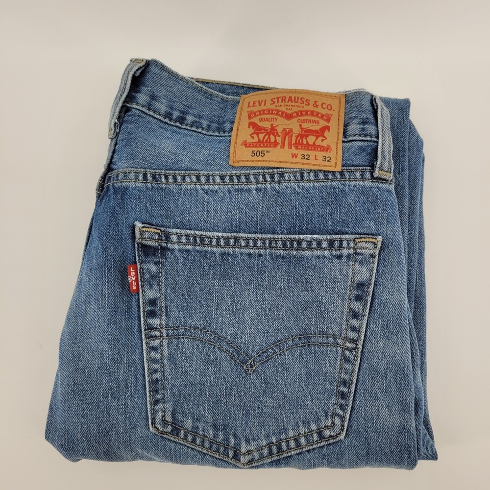 Levi's 505‎ Regular Fit Jeans Mens 32x32 Blue Denim Straight Leg Medium Wash